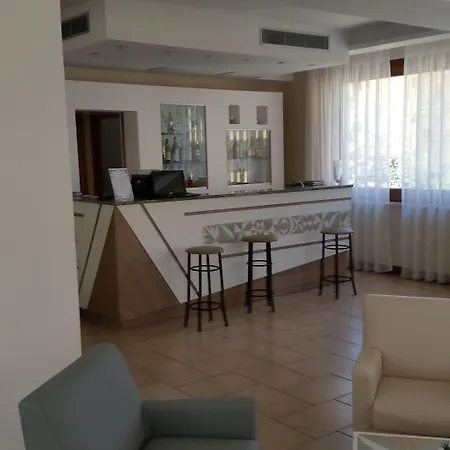 Leone Hotel 3*