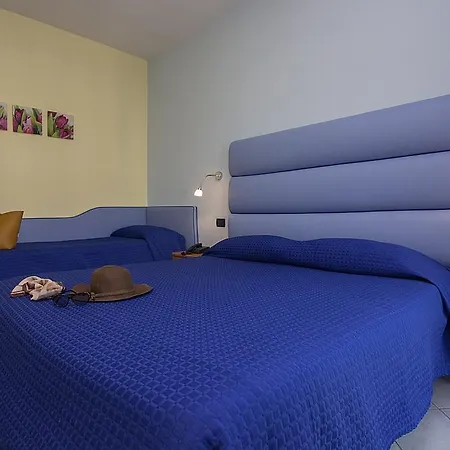 Leone Hotel 3*
