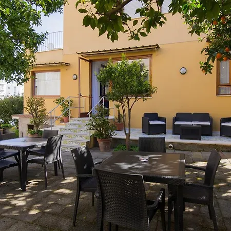 Leone Hotel 3*