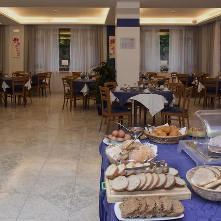 Leone Hotel 3*