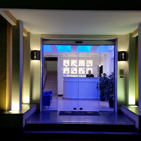 Leone Hotel 3*