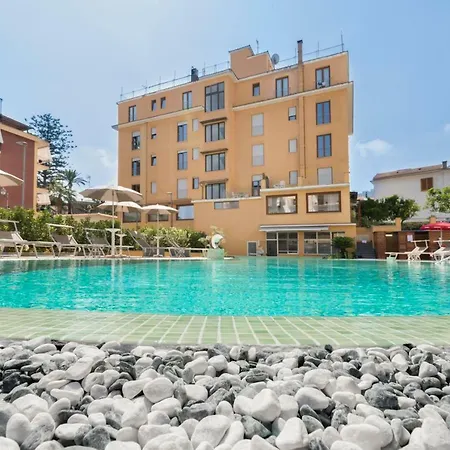 Hotel Leone 3*
