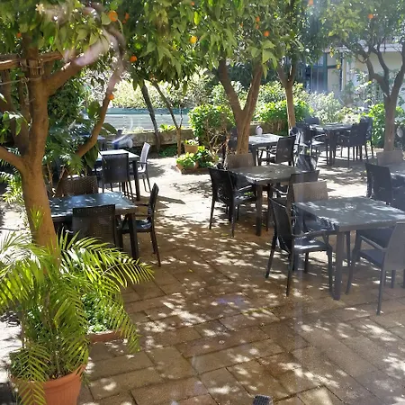 Leone Hotel 3*